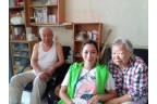 林東慈善基金義工探訪了60戶居住在觀塘區的長者
